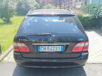Usata Mercedes E270 Avantgarde 177 CV (130 kW) 2003 Nero Station wagon