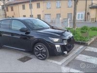 Usata Peugeot 208 GT-line 101 CV (74 kW) 2024 Nero Utilitaria