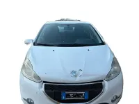 Usata Peugeot 208 Active 68 CV (50 kW) 2013 Bianco Utilitaria