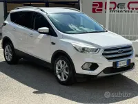 Usata Ford Kuga 120 CV (88 kW) 2019 Bianco SUV