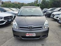 Usata Toyota Corolla Verso 136 CV (100 kW) 2005 Grigio Monovolume