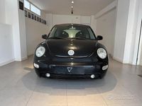Begagnad VW New Beetle 102 HK (75 kW) 2000 Svart Halvkombi