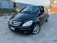 Usata Mercedes B180 109 CV (80 kW) 2007 Nero Monovolume