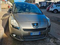 Usata Peugeot 5008 Family 112 CV (82 kW) 2011 Marrone Monovolume