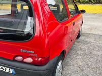 Käytetty Fiat 600 Young 39 HP (28 kW) 2000 Punainen Viistoperä
