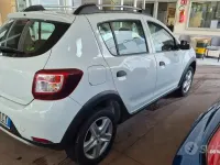 Gebraucht Dacia Sandero Prestige 90 PS (66 kW) 2014 Weiß Kombi