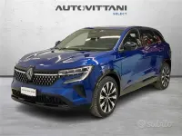 Usata Renault Austral Techno 200 CV (147 kW) 2023 Blu scuro SUV