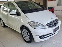 Usata Mercedes A180 Avantgarde 109 CV (80 kW) 2011 Bianco Berlina
