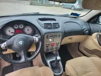 Usata Alfa Romeo 147 120 CV (88 kW) 2006 Nero Utilitaria