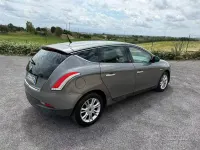 Usata Lancia Delta 120 CV (88 kW) 2013 Marrone Utilitaria