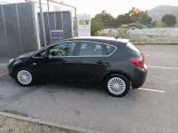 Usata Opel Astra Cosmo 110 CV (80 kW) 2011 Berlina