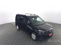 Usata Ford Tourneo Courier Titanium 124 CV (91 kW) 2025 Agate black Monovolume
