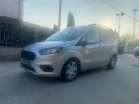 Usata Ford Courier 75 CV (55 kW) 2020 Argento Monovolume
