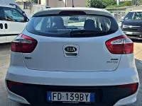 Usata Kia Rio 75 CV (55 kW) 2016 Bianco Utilitaria
