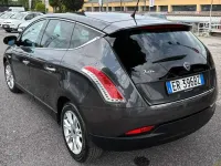 Usata Lancia Delta 120 CV (88 kW) 2013 Grigio Utilitaria