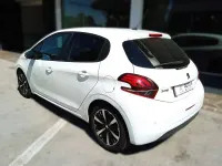 Usata Peugeot 208 Signature Sky 83 CV (61 kW) 2019 Bianco banquisa Utilitaria
