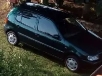 Usata VW Polo 50 CV (36 kW) 1997 Verde Berlina