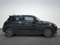 Usata Mini Cooper Classic 150 kW (204 CV) 2025 Midnight black metallizzato iii Utilitaria