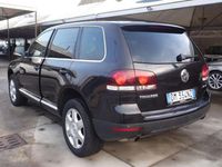 Usata VW Touareg 224 CV (164 kW) 2008 Nero SUV