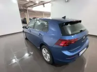 Usata VW Golf VIII Life 116 CV (85 kW) 2025 Blu/azzurro Berlina