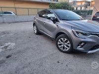 Usata Renault Captur 101 CV (74 kW) 2020 Grigio SUV