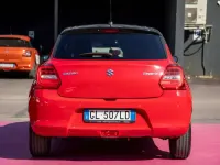 Usata Suzuki Swift 83 CV (61 kW) 2023 Rosso Utilitaria