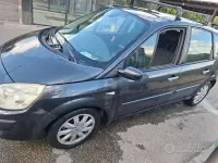 Usata Renault Scenic E-Tech 106 CV (77 kW) 2007 Grigio Monovolume