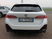 Usata BMW 520 M Sport 197 CV (144 kW) 2024 Mineral white metallizzato Station wagon