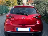 Begagnad Mazda 2 Evolve 90 HK (66 kW) 2022 Röd Halvkombi