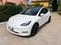 Usata Tesla Model Y Performance 392 kW (533 CV) 2022 Bianco SUV