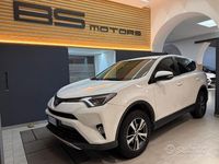 Usata Toyota RAV4 Business Edition 142 CV (104 kW) 2016 Bianco SUV