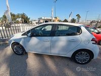 Usata Peugeot 208 Active 81 CV (59 kW) 2014 Bianco Utilitaria