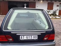 Usata Mercedes E300 177 CV (130 kW) 2000 Blu Station wagon