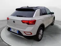 Usata VW T-Roc Life 110 CV (80 kW) 2024 Beige SUV