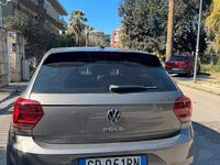 Usata VW Polo R-line 90 CV (66 kW) 2021 Grigio Utilitaria