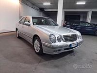 Usata Mercedes E200 Avantgarde 135 CV (99 kW) 2000 Grigio Berlina