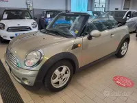 Usata Mini Cooper Cabriolet 120 CV (88 kW) 2009 Bronzo Cabrio