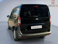 Usata Ford Tourneo Courier Titanium 125 CV (91 kW) 2025 Nero Monovolume