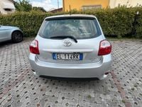 Usata Toyota Auris 90 CV (66 kW) 2012 Argento Berlina