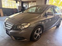 Usata Mercedes B180 Executive 108 CV (79 kW) 2012 Grigio Monovolume