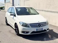 Usata Mercedes B180 109 CV (80 kW) 2012 Bianco Utilitaria