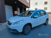 Usata Peugeot 2008 Active 68 CV (50 kW) 2013 Bianco SUV