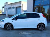 Usata Fiat Grande Punto Emotion 90 CV (66 kW) 2009 Bianco Utilitaria