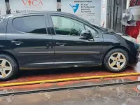 Usata Peugeot 207 68 CV (50 kW) 2009 Nero Berlina