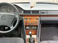 Usata Mercedes E200 136 CV (100 kW) 1993 Nero Berlina