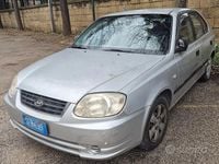 Usata Hyundai Accent 82 CV (60 kW) 2004 Grigio Berlina
