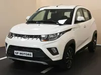 Usata Mahindra KUV100 87 CV (63 kW) 2020 Bianco SUV