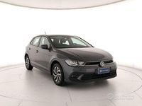 Usata VW Polo Life 95 CV (69 kW) 2023 Smoky grey metallizzato Utilitaria