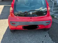 Usata Peugeot 107 68 CV (50 kW) 2007 Rosso Utilitaria