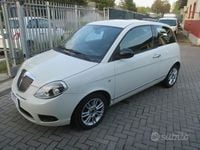 Usata Lancia Ypsilon 75 CV (55 kW) 2013 Bianco Utilitaria